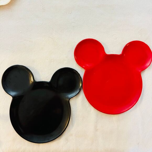 Mickey & Minnie ears ZAK PLASTIC PLATES - Picture 1 of 6